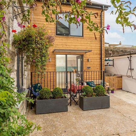 Sun Trap Apartment Портлевън Екстериор снимка