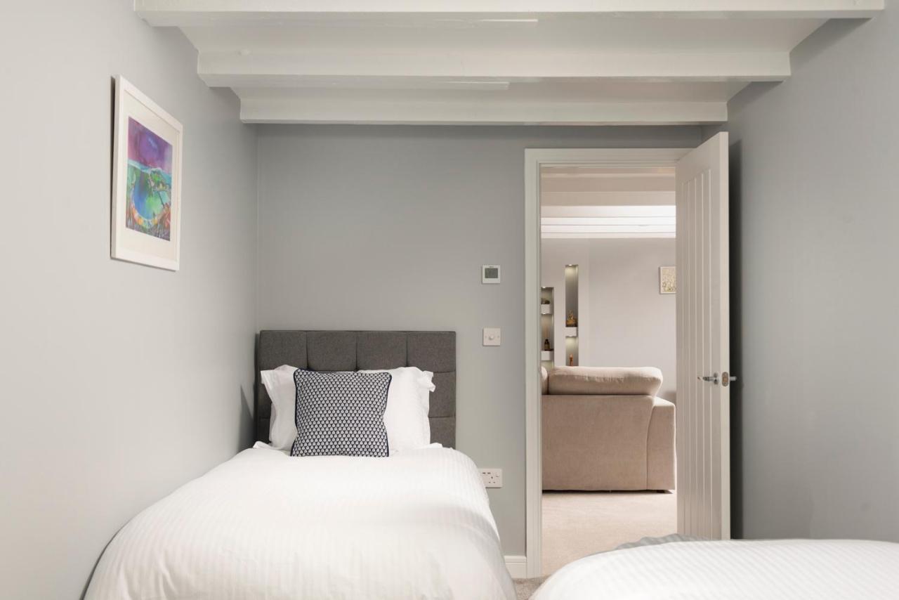 Sun Trap Apartment Портлевън Екстериор снимка