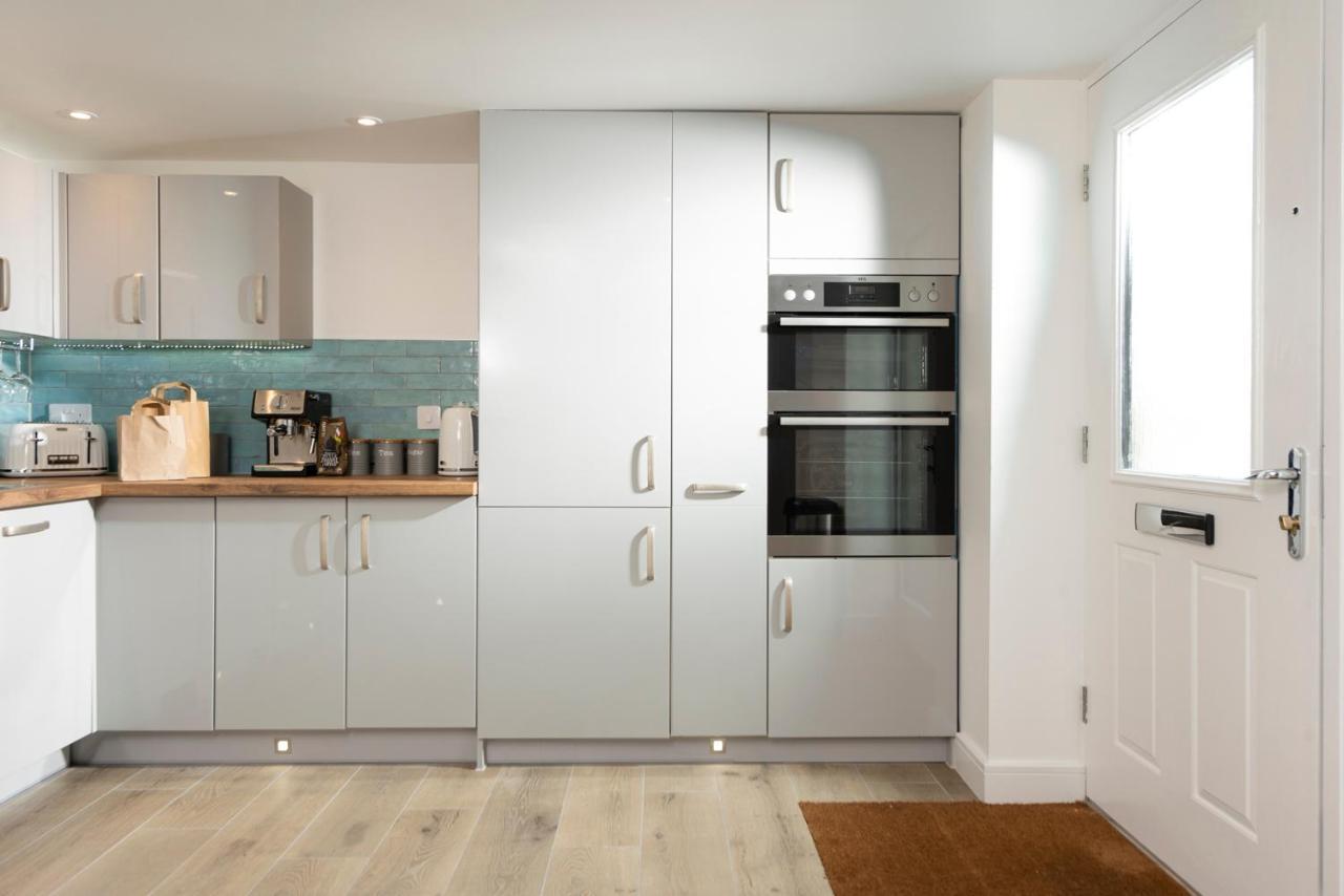 Sun Trap Apartment Портлевън Екстериор снимка
