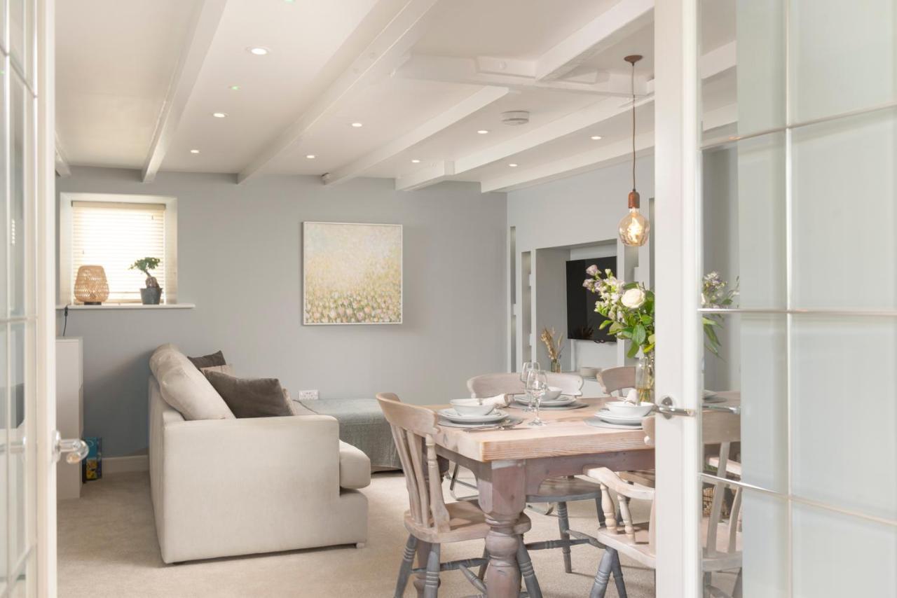 Sun Trap Apartment Портлевън Екстериор снимка