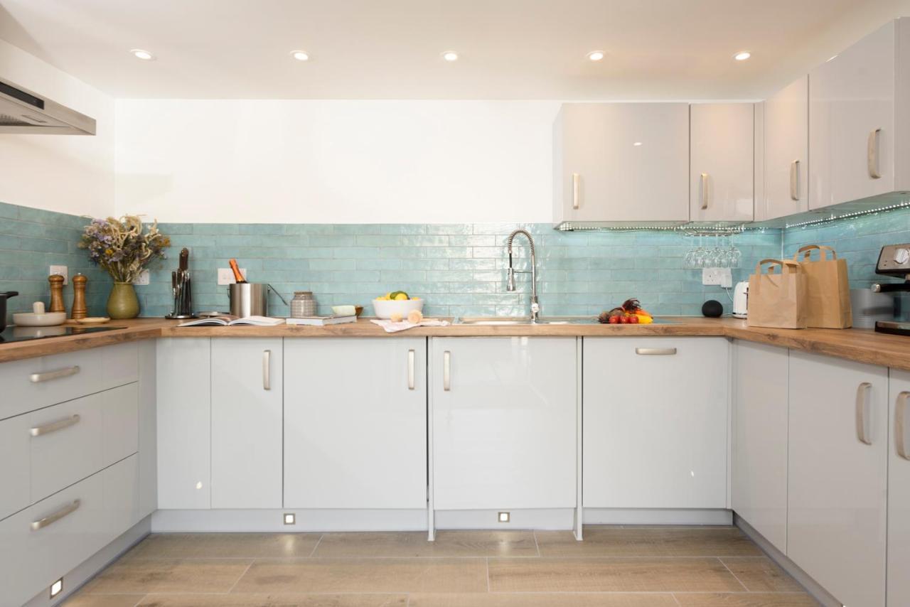Sun Trap Apartment Портлевън Екстериор снимка